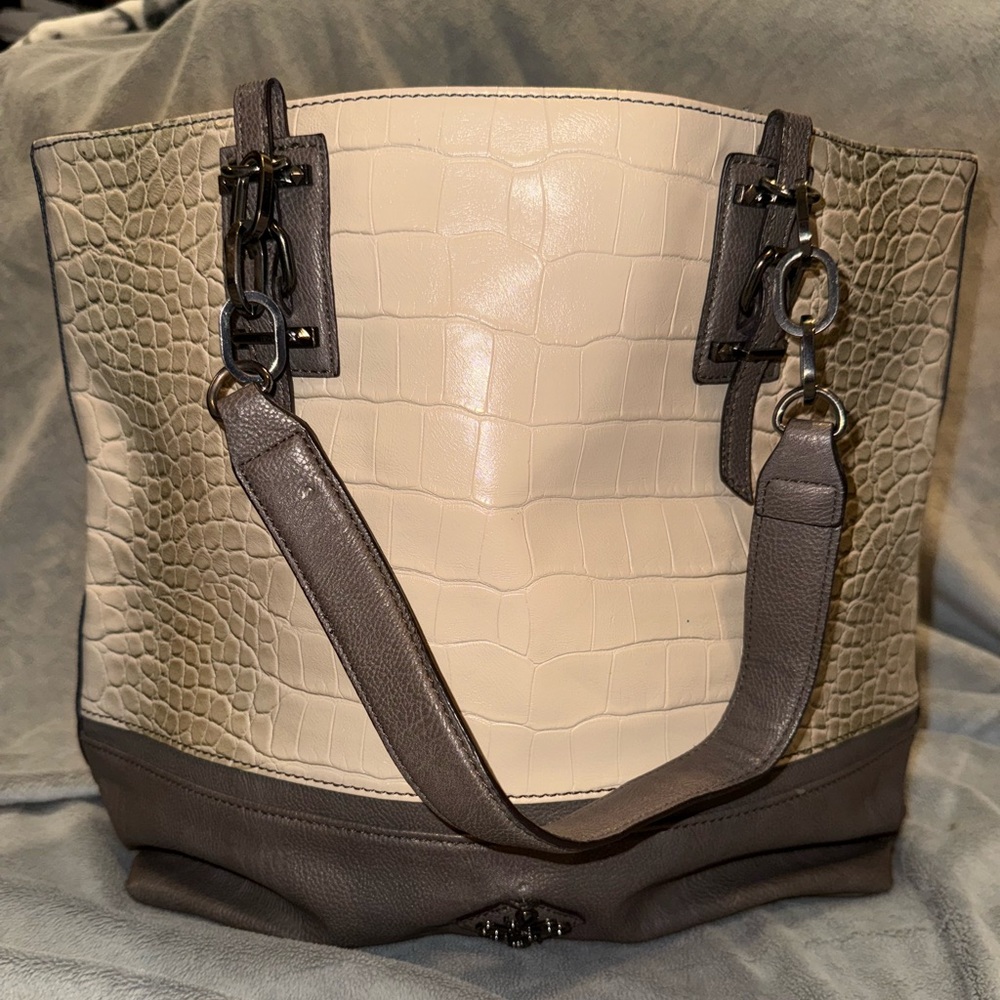 Vera wang purse gently used